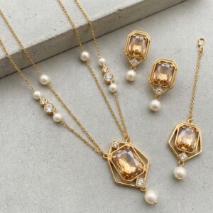 pearl Mala set with earrings and tika