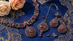 Victorian Polish Necklace Set